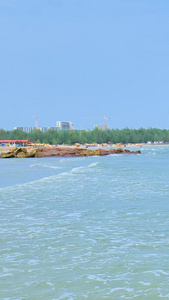 实拍升格海边沙滩浪花自然风光唯美风景视频