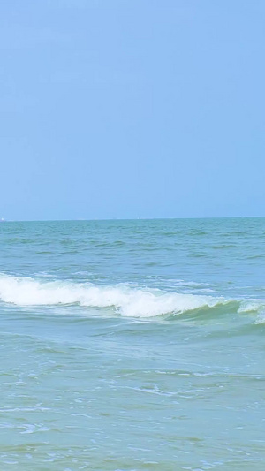 实拍升格海边沙滩浪花自然风光唯美风景47秒视频