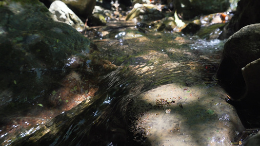 4K山间溪流实拍[涧水]视频