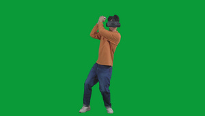  4K绿幕男青年使用VR玩网球游戏29秒视频