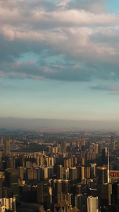 广州的蓝天白云中信广场视频