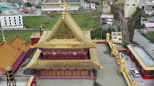 藏区甘孜白塔寺航拍坛城视频