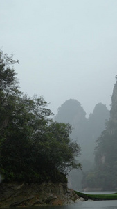 雨天湖南4A级旅游景区张家界宝峰湖阴雨天气素材旅游素材视频