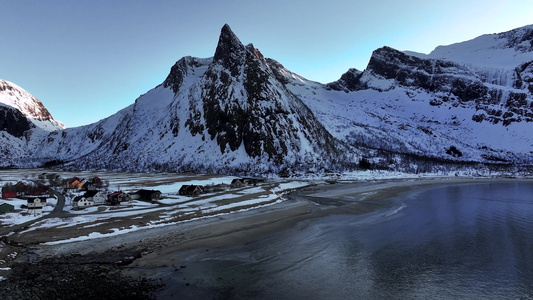 4k航拍北欧挪威塞尼亚岛雪景风光视频