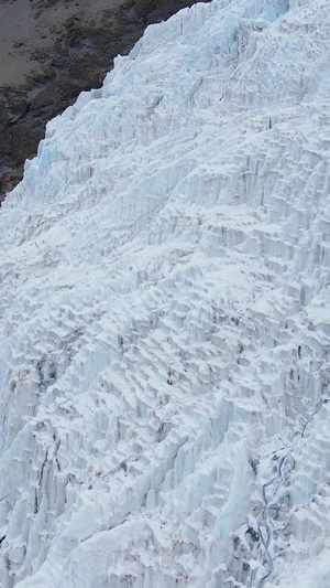 航拍震撼蓝色冰川融化大自然67秒视频