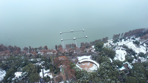 航拍湖北5A级旅游东湖听涛景区冬天湖景雪景4k素材54秒视频