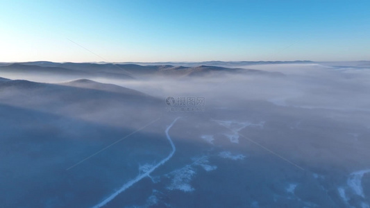冬季极寒天气山谷湿地冷雾弥漫视频