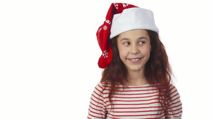 一个戴圣诞帽的女孩6秒视频