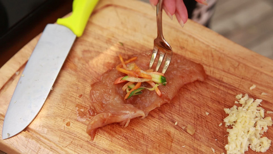 时蔬制作健康鸡肉卷 视频