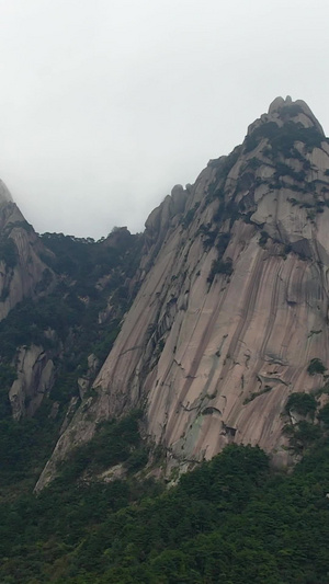 航拍5A安徽天柱山景区主峰天柱峰视频自然大方38秒视频