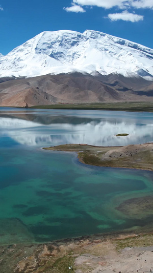 5A新疆帕米尔高原景区卡拉库拉湖视频昆仑山脉48秒视频