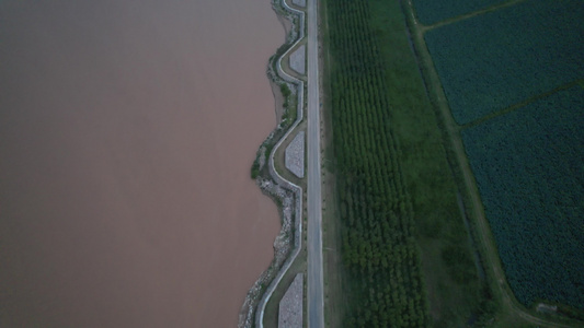 航拍黄河滩涂黄河大鲤鱼养殖基地黄河海岸线视频