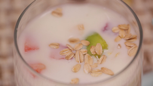 酸奶发酵乳水果捞 视频