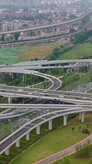 航拍武汉三环复杂的立交桥三环线18秒视频