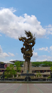 深圳龙岗标志建筑龙城广场雕像延时摄影视频