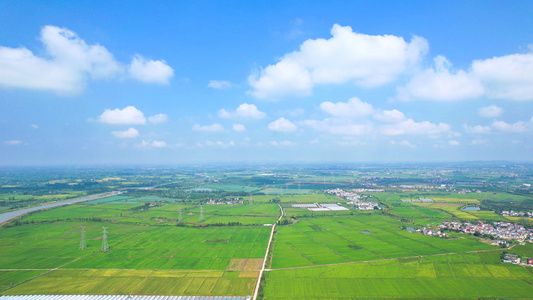 4K航拍乡村农田美丽乡村土地良田视频