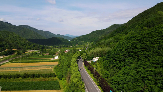 4K航拍山间道路视频