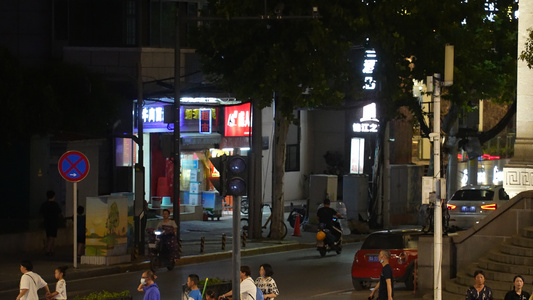 城市街头交通道路夜景红绿灯斑马线街景4k素材视频