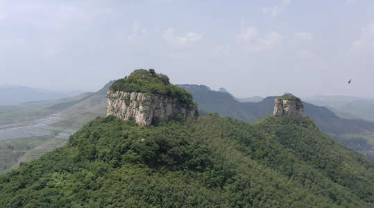 世界地质公园山东蒙阴岱崮地貌视频