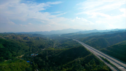 5k航拍云雾缭绕峰峦叠翠连绵起伏的太行山视频