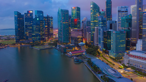 新加坡城市的天线在晚上超度倒塌9秒视频