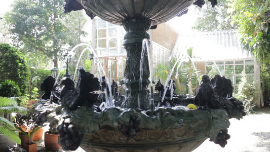 夏季户外花园喷泉视频