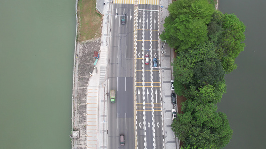 江河中央道路航拍视频