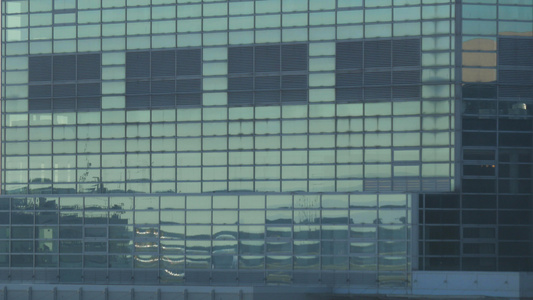 机场候机楼玻璃面罩视频