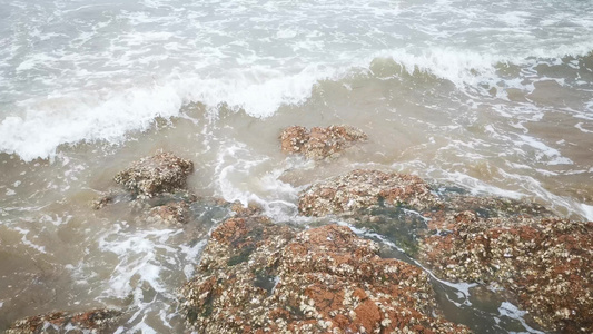 大海涨潮波涛汹涌的海浪浪花视频