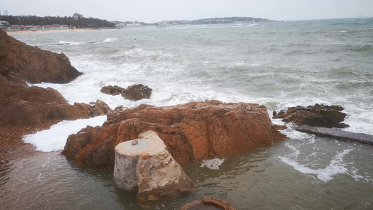 实拍波涛汹涌海浪浪花视频