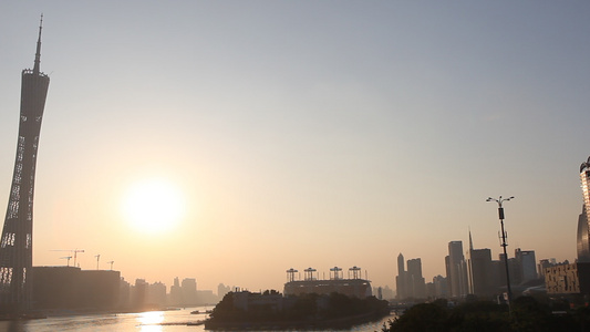 夕阳下广州塔江边城市景 4K 实拍视频