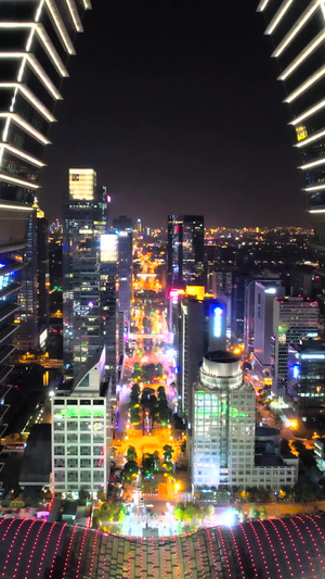 航拍夜景苏州地标建筑东方之门金融中心城市夜景航拍57秒视频