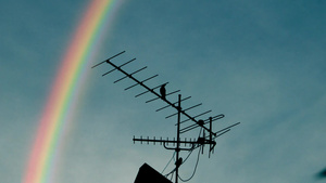 彩虹和电视天线9秒视频