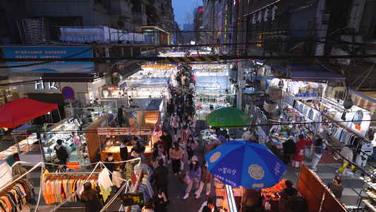 城市街景夜市购物逛街的人群市井生活4k素材视频