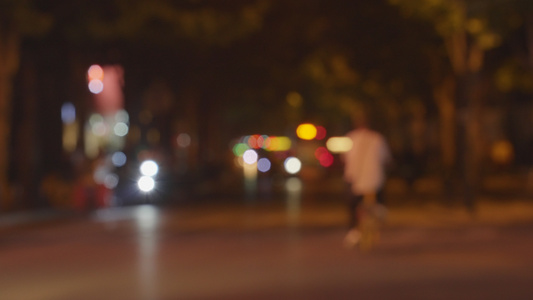 城市夜晚灯光道路虚焦五彩斑斓光斑交通车流4k素材视频