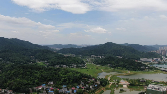 航拍自然风光大山大河森林视频