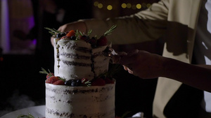 婚礼蛋糕传统的庆祝晚宴甜点6秒视频