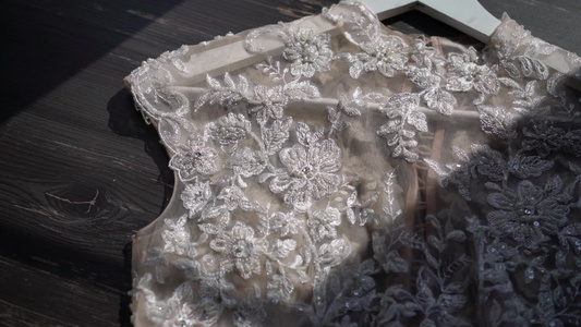 新娘的豪华结婚礼服婚纱白袍视频