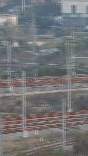 实拍高铁进站上下客素材重庆西站207秒视频