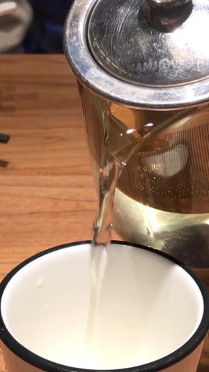 酒店餐厅茶水服务素材6秒视频