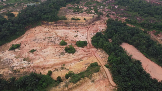 红土和山丘泥土视频