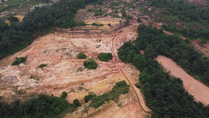 红土和山丘泥土24秒视频