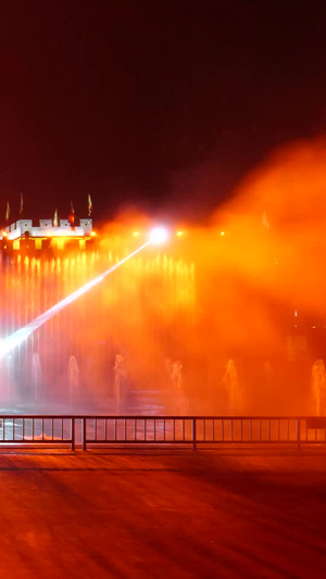 实拍古楼夜景灯光秀喷泉投影古建筑68秒视频