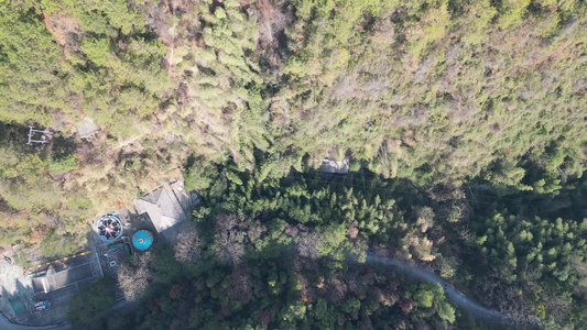 山川丘陵地貌绿色森林美丽乡村航拍视频