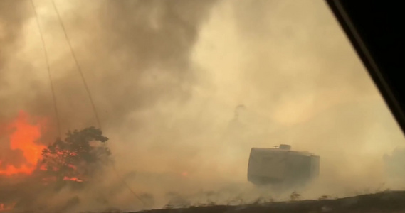 山火森林大火火灾行驶拍摄视频