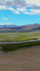 航拍西藏高原地貌与公路视频阿里北线视频