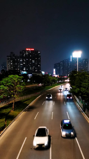 城市公路行驶的车流竖屏竖版本36秒视频