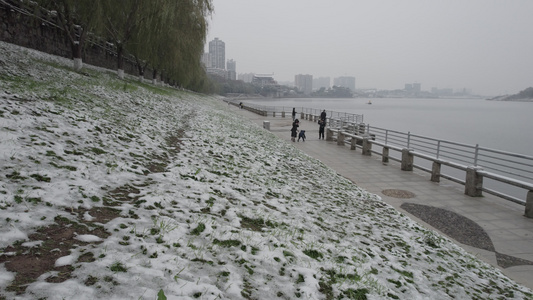 湖南省衡阳市石鼓书院下雪天航拍视频