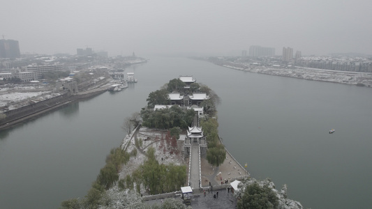 湖南省衡阳市石鼓书院下雪天航拍视频