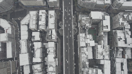 航拍建筑屋顶雪景视频